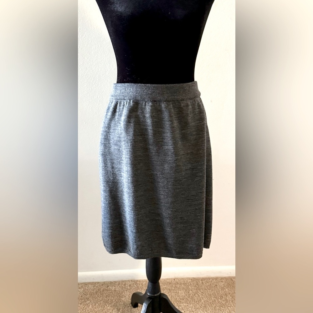 Tweeds 100% wool soft knit elastic waist gray mini to knee length skirt large EC